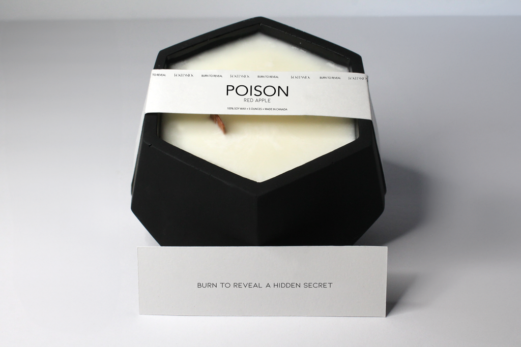 Poison candle in the scent of red apple.